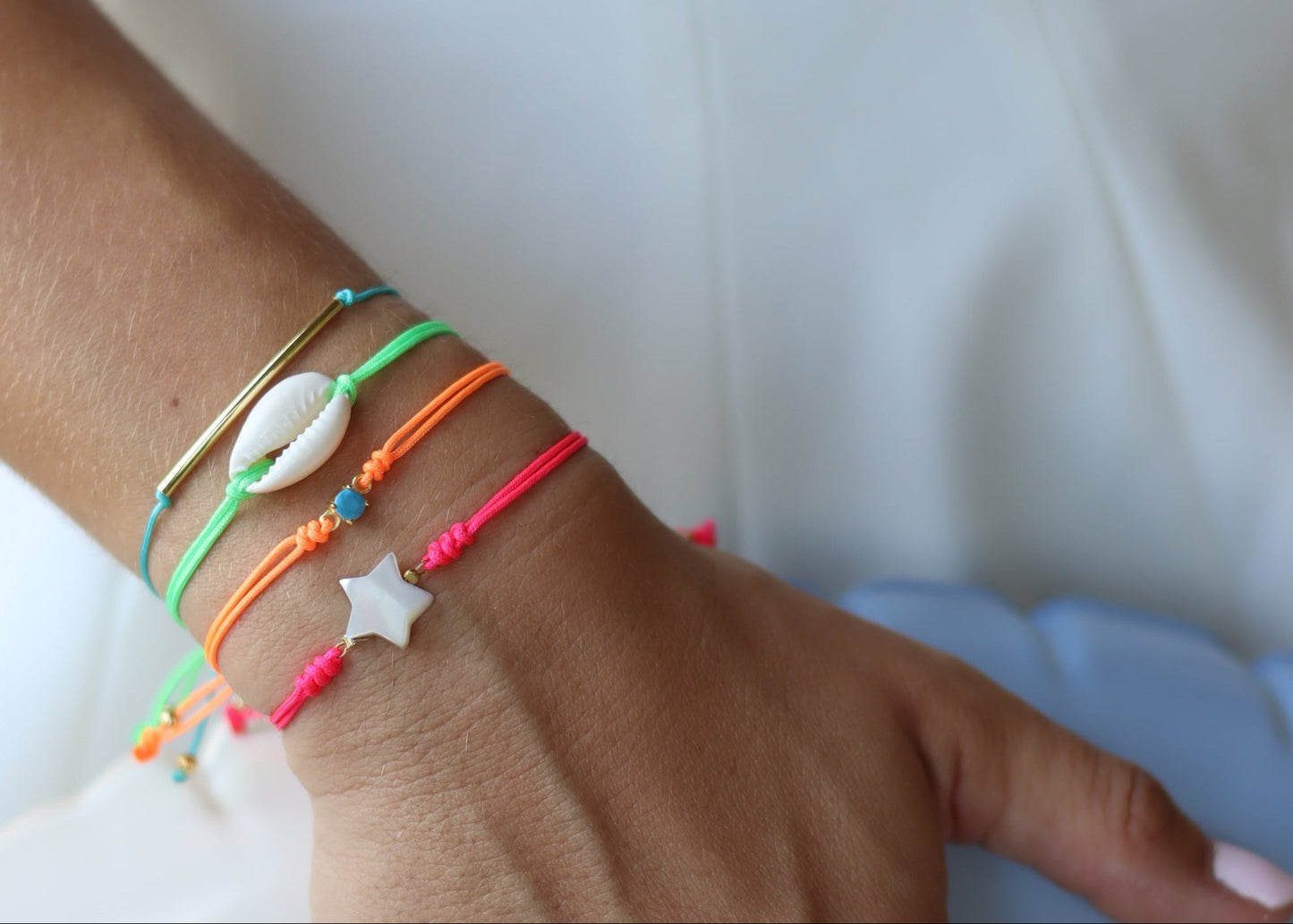 Pulsera concha flúor