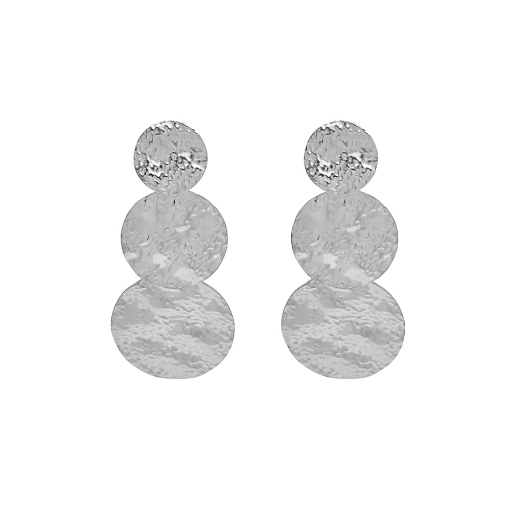 Maxi earrings alone