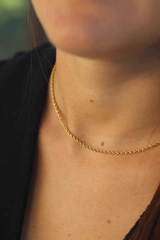 Collar cadena cuerda