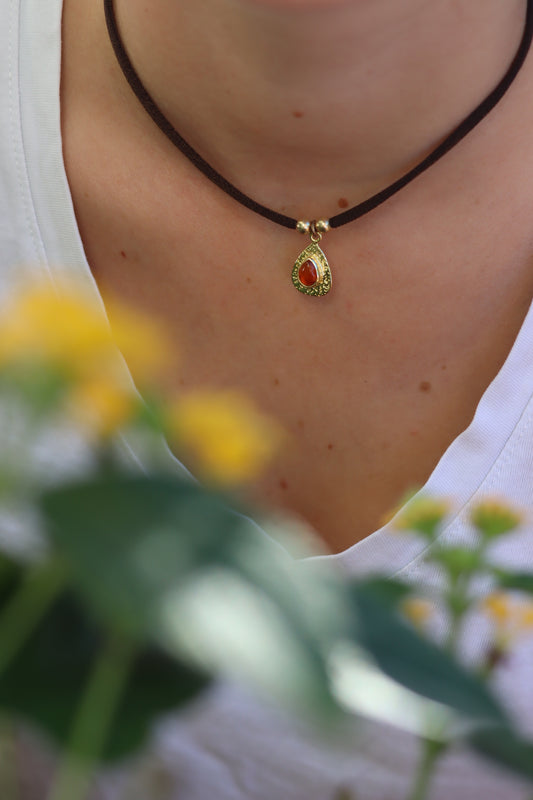 Collar colgante gota con mineral