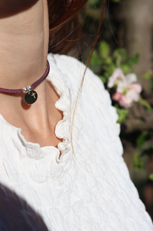 Collar chapa cruz