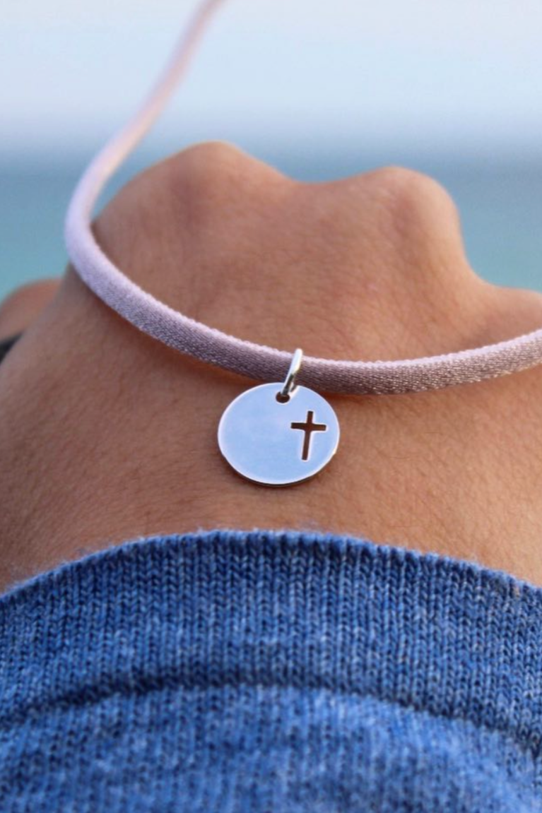 Cross metal necklace